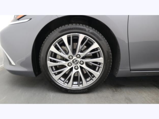 LEXUS ES 300H LUXE MY20  