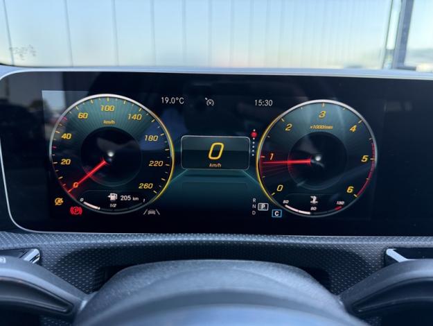 MERCEDES-BENZ Classe A 180 d AMG Line  