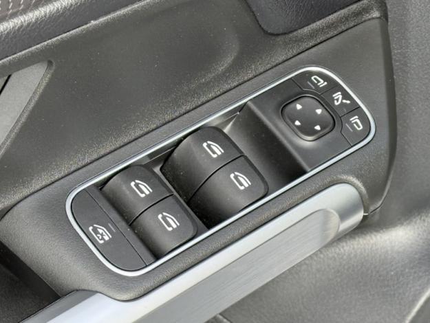MERCEDES-BENZ GLB 200 d Progressive Line  