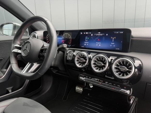 MERCEDES-BENZ Classe A 180 AMG Line  