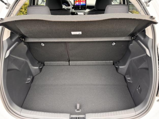 TOYOTA Yaris Hybride Hybride 116h Design  YARIS HYBRIDE MC24 116H DESIGN PACK COURTOISIE