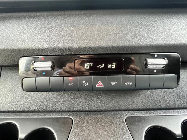 MERCEDES-BENZ Sprinter 214 FG 33 PRO TRACTION  