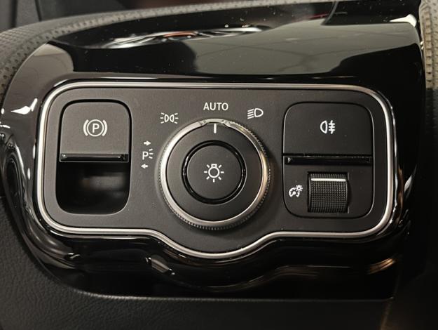 MERCEDES-BENZ Classe A 180 d AMG Line AMG Line 