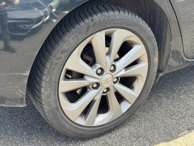 TOYOTA Auris Hybride 136h Style  1.8 136 ch 