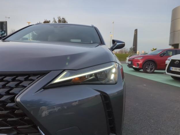 LEXUS UX 250H 2WD Luxe - PACK TECHNO  