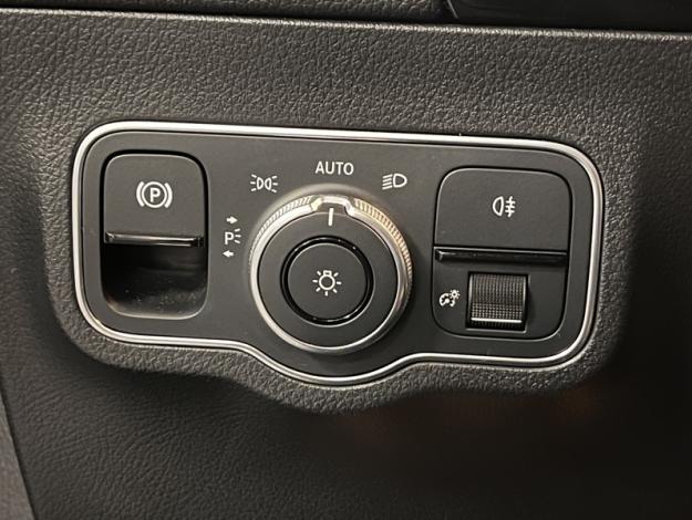 MERCEDES-BENZ GLA 200 d AMG Line  GLA 200 d AMG Line