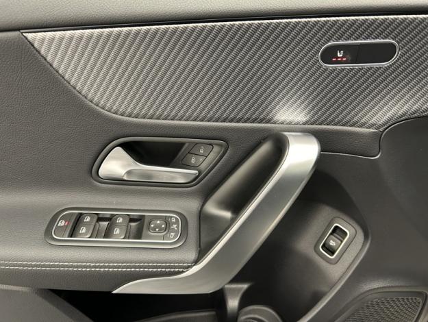 MERCEDES-BENZ Classe A 180 Berline Progressive Line Progressive Line 