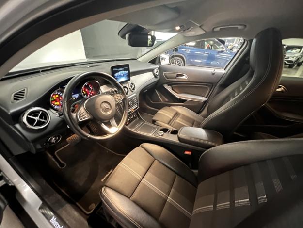 MERCEDES-BENZ GLA 200 Sensation  GLA 200 Sensation