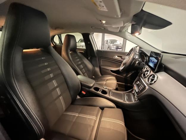MERCEDES-BENZ GLA 200 Sensation  GLA 200 Sensation