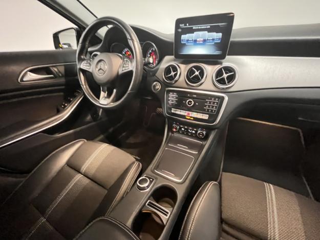 MERCEDES-BENZ GLA 200 Sensation  GLA 200 Sensation