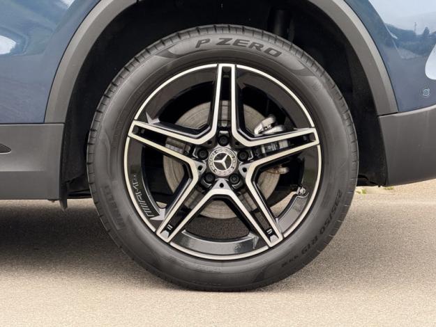 MERCEDES-BENZ GLA 250 e AMG Line  