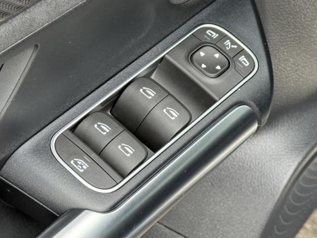 MERCEDES-BENZ GLA 250 e AMG Line  