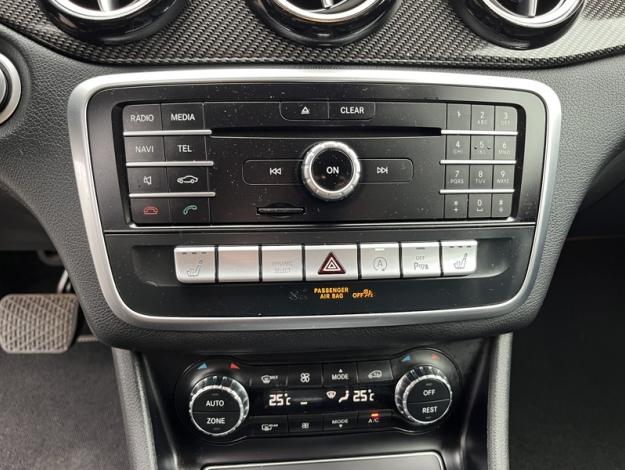 MERCEDES-BENZ GLA 220 d Starlight Edition  Classe GLA/ X156 GLA 220 d Starlight Edition