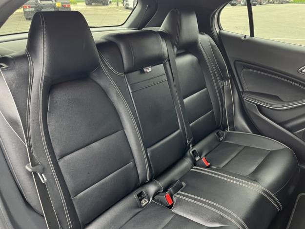MERCEDES-BENZ GLA 220 d Starlight Edition  Classe GLA/ X156 GLA 220 d Starlight Edition