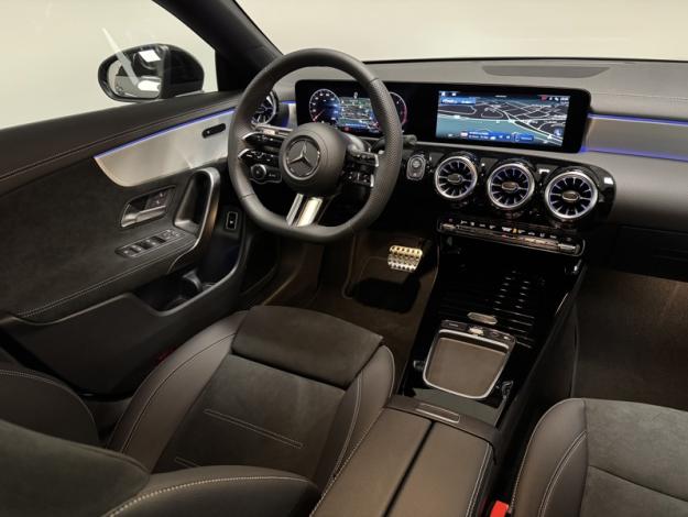 MERCEDES-BENZ CLA Coupé CLA 200 d Coupé AMG Exclusive Design  CLA 200 d Coupé AMG Exclusive Design