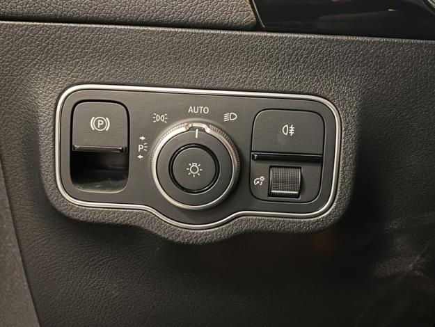 MERCEDES-BENZ GLA 200 d  Business Line  