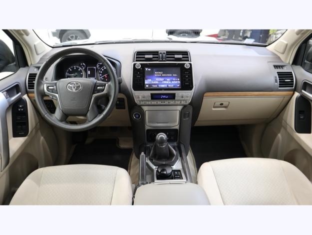TOYOTA Land Cruiser 177 D-4D Légende 7 places BVM MY20  
