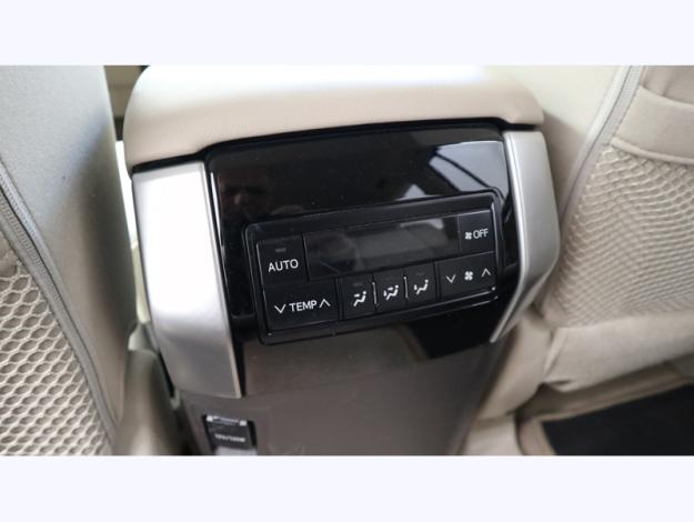 TOYOTA Land Cruiser 177 D-4D Légende 7 places BVM MY20  