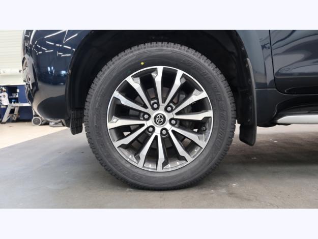 TOYOTA Land Cruiser 177 D-4D Légende 7 places BVM MY20  
