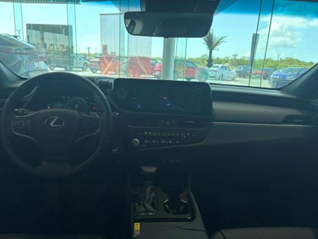 LEXUS ES 300H LUXE  ES 300H HYBRIDE MC LUXE MY23