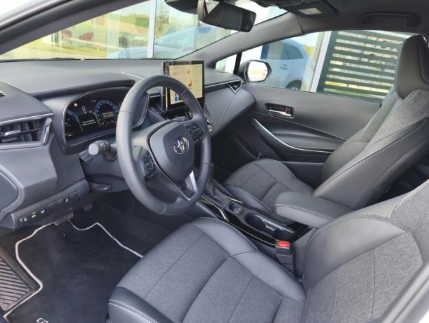 TOYOTA Corolla Touring Sports Hybride 196h Design   