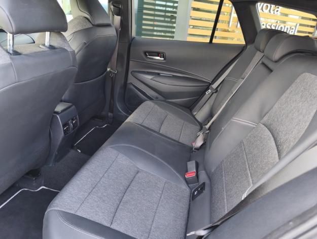 TOYOTA Corolla Touring Sports Hybride 196h Design   
