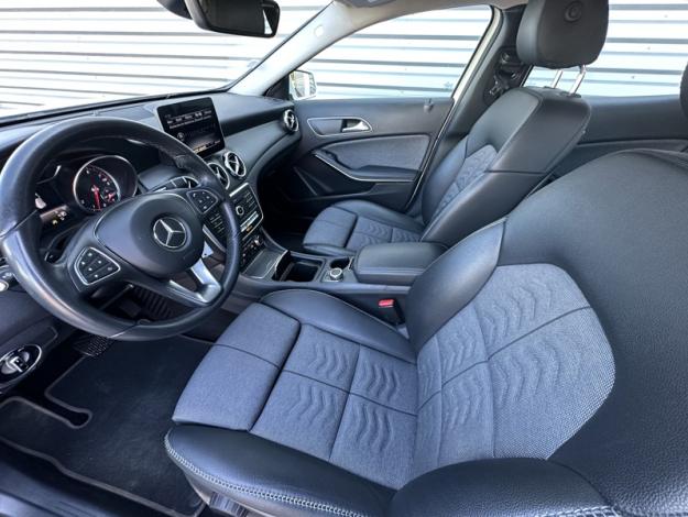 MERCEDES-BENZ GLA 180 Inspiration  