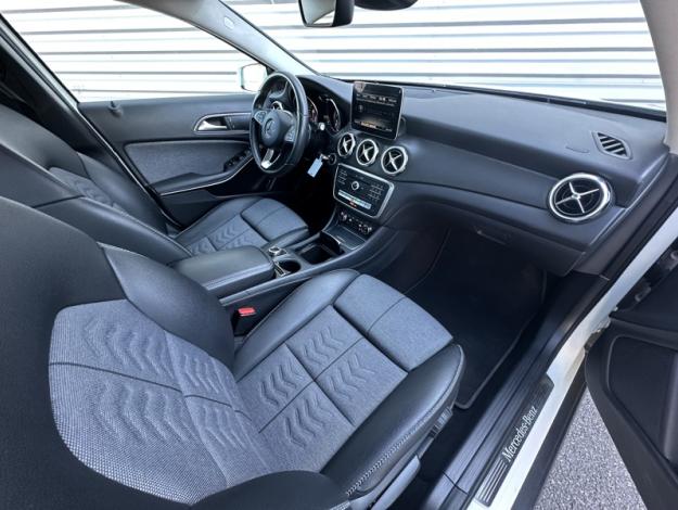 MERCEDES-BENZ GLA 180 Inspiration  