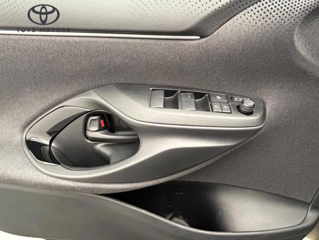 TOYOTA Yaris Hybride Hybride 116h Collection  YARIS HYBRIDE MC24 116H COLLECPANOTECH .