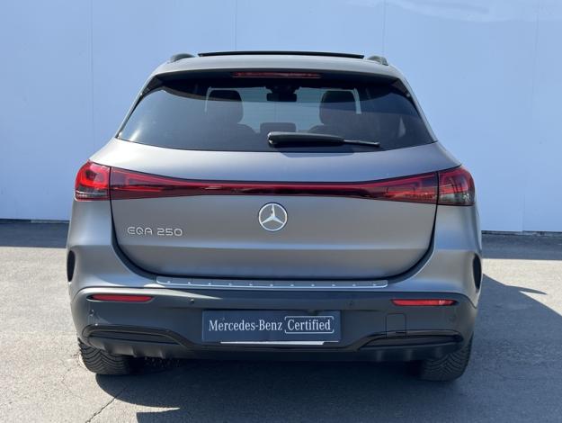 MERCEDES-BENZ EQA 250 AMG Line  