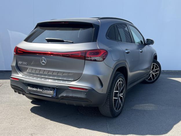MERCEDES-BENZ EQA 250 AMG Line  
