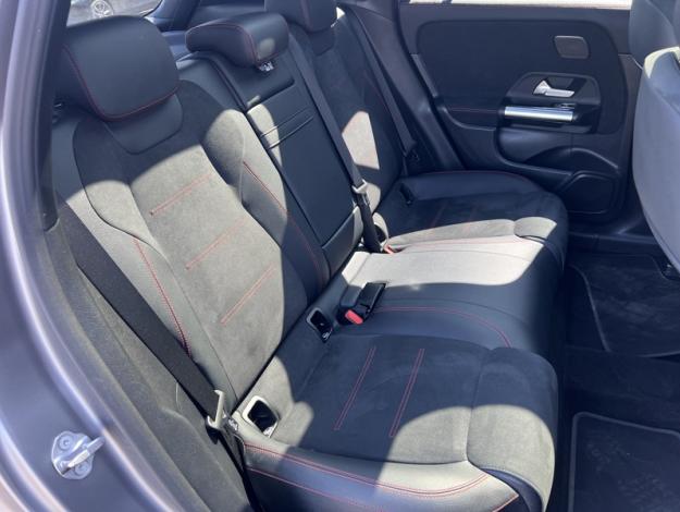 MERCEDES-BENZ EQA 250 AMG Line  