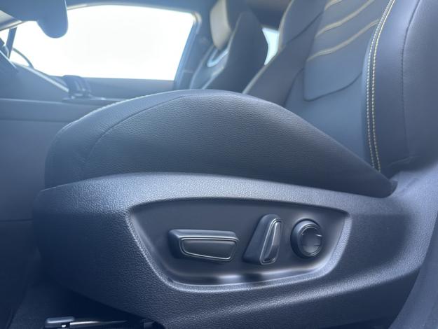 TOYOTA C-HR Hybride Rechargeable 225ch Collection Première  