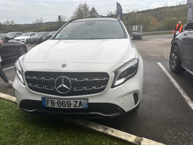 MERCEDES-BENZ GLA 200 Intuition  