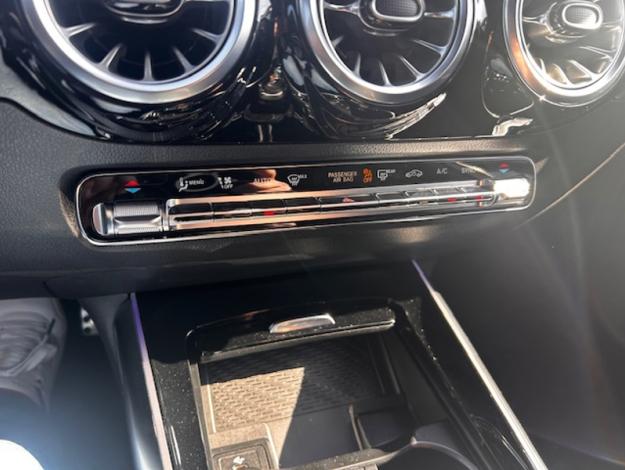 MERCEDES-BENZ GLA 180 Star Edition - SAGA Huy (+32 85 23 69 00) 