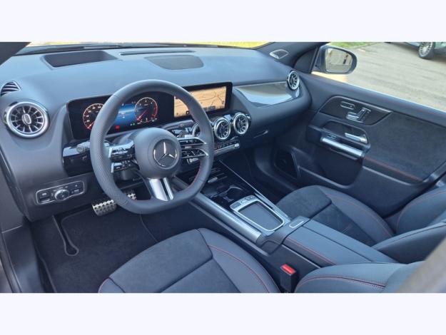 MERCEDES-BENZ GLA 200 d AMG Line  GLA 200 d AMG Line