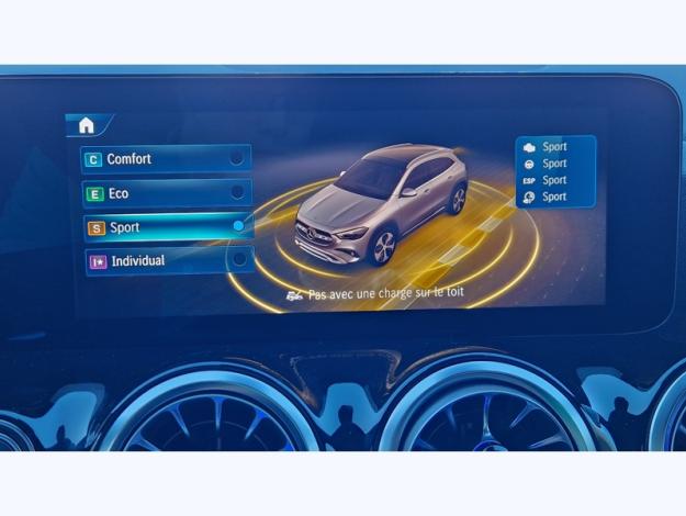 MERCEDES-BENZ GLA 200 d AMG Line  GLA 200 d AMG Line