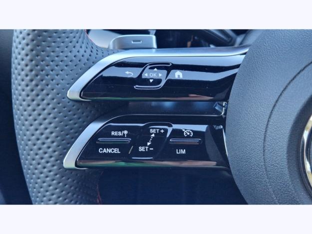 MERCEDES-BENZ GLA 200 d AMG Line  GLA 200 d AMG Line