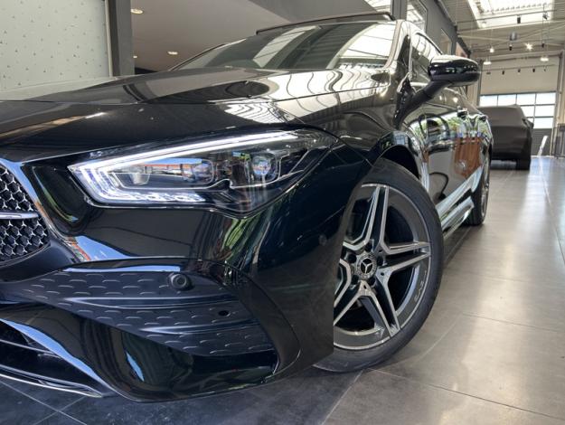 MERCEDES-BENZ CLA 180 Shooting Brake  Star Edition