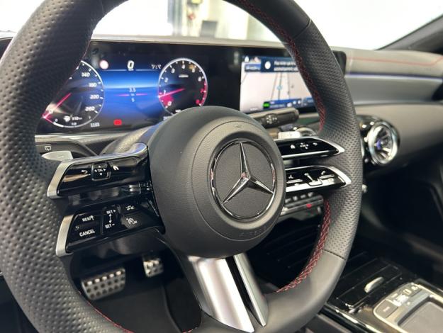 MERCEDES-BENZ CLA 180 Shooting Brake  Star Edition