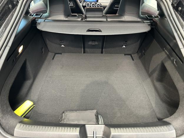 MERCEDES-BENZ CLA 180 Shooting Brake  Star Edition
