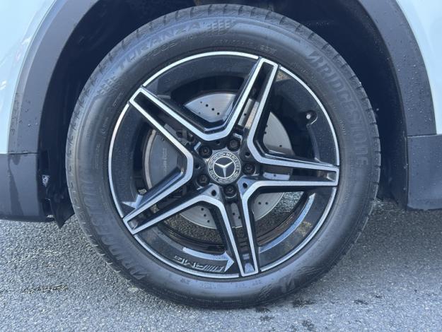 MERCEDES-BENZ GLB 200 d AMG Line  