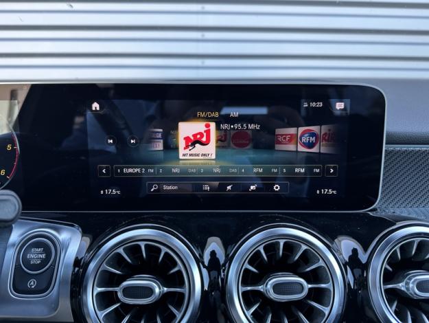 MERCEDES-BENZ GLB 200 d AMG Line  