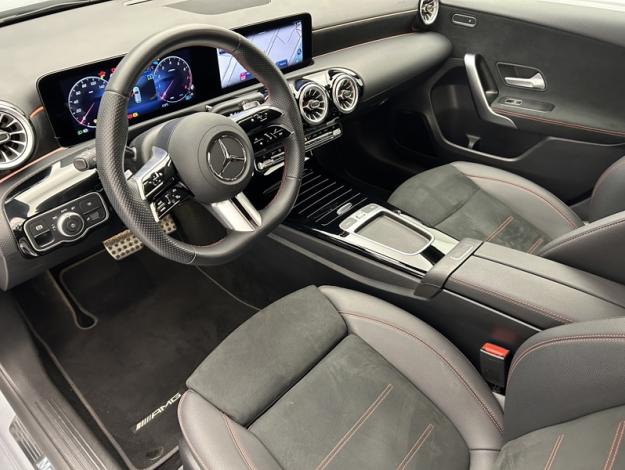 MERCEDES-BENZ Classe A 180 AMG Line  