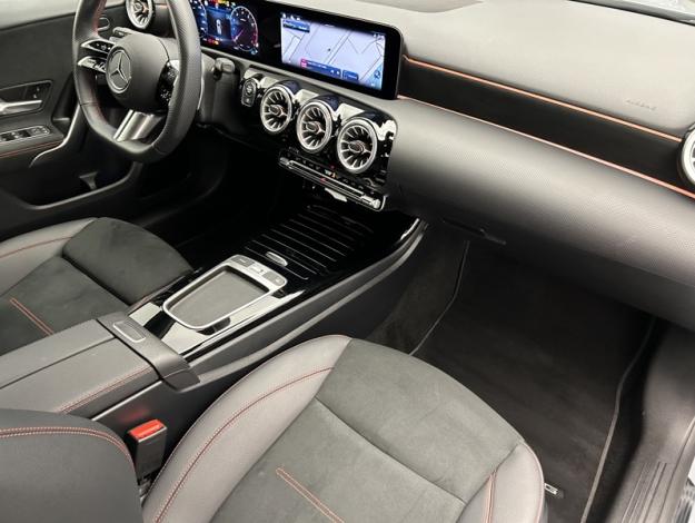 MERCEDES-BENZ Classe A 180 AMG Line  