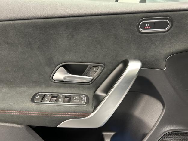 MERCEDES-BENZ Classe A 180 AMG Line  