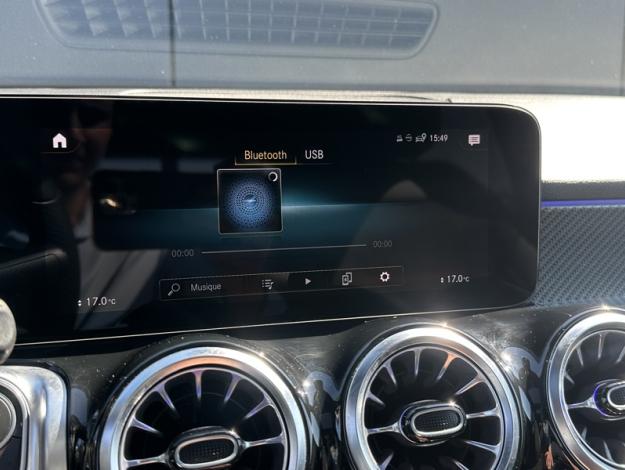 MERCEDES-BENZ GLB 200 d AMG Line  