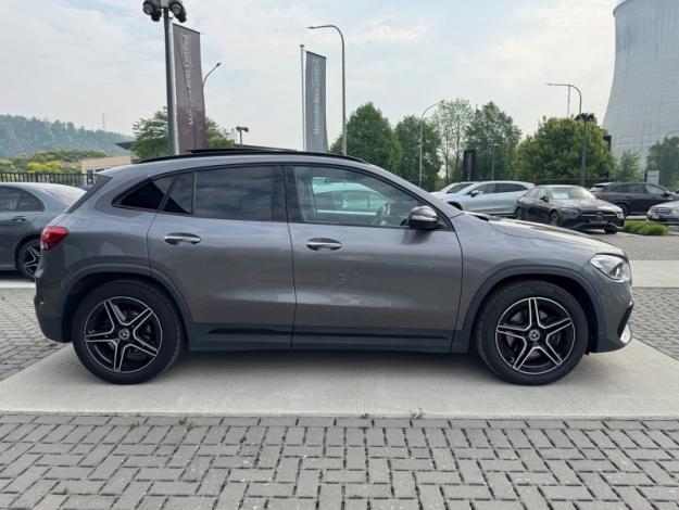 MERCEDES-BENZ GLA 200 AMG Line  