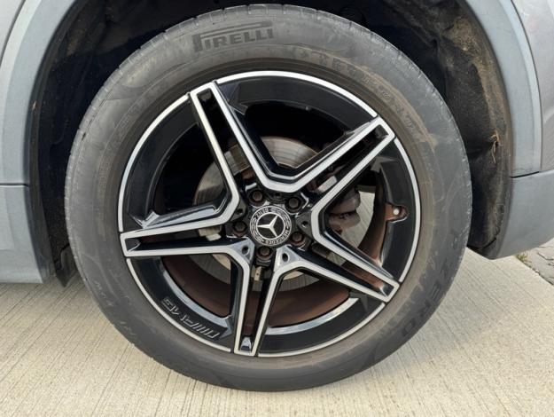 MERCEDES-BENZ GLA 200 AMG Line  
