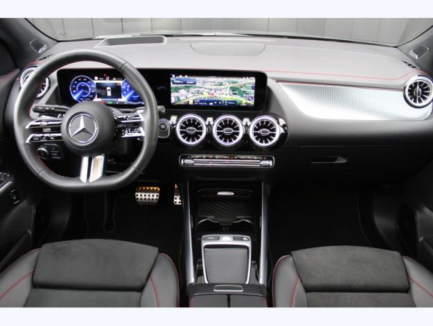 MERCEDES-BENZ EQA 250+ AMG Line  